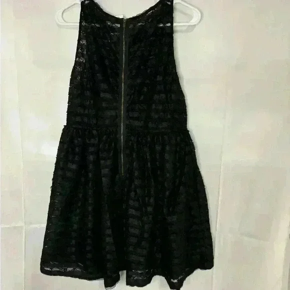 New with tags, womens size large Finn and clover brand dress, #I342 - Picture 4 of 5